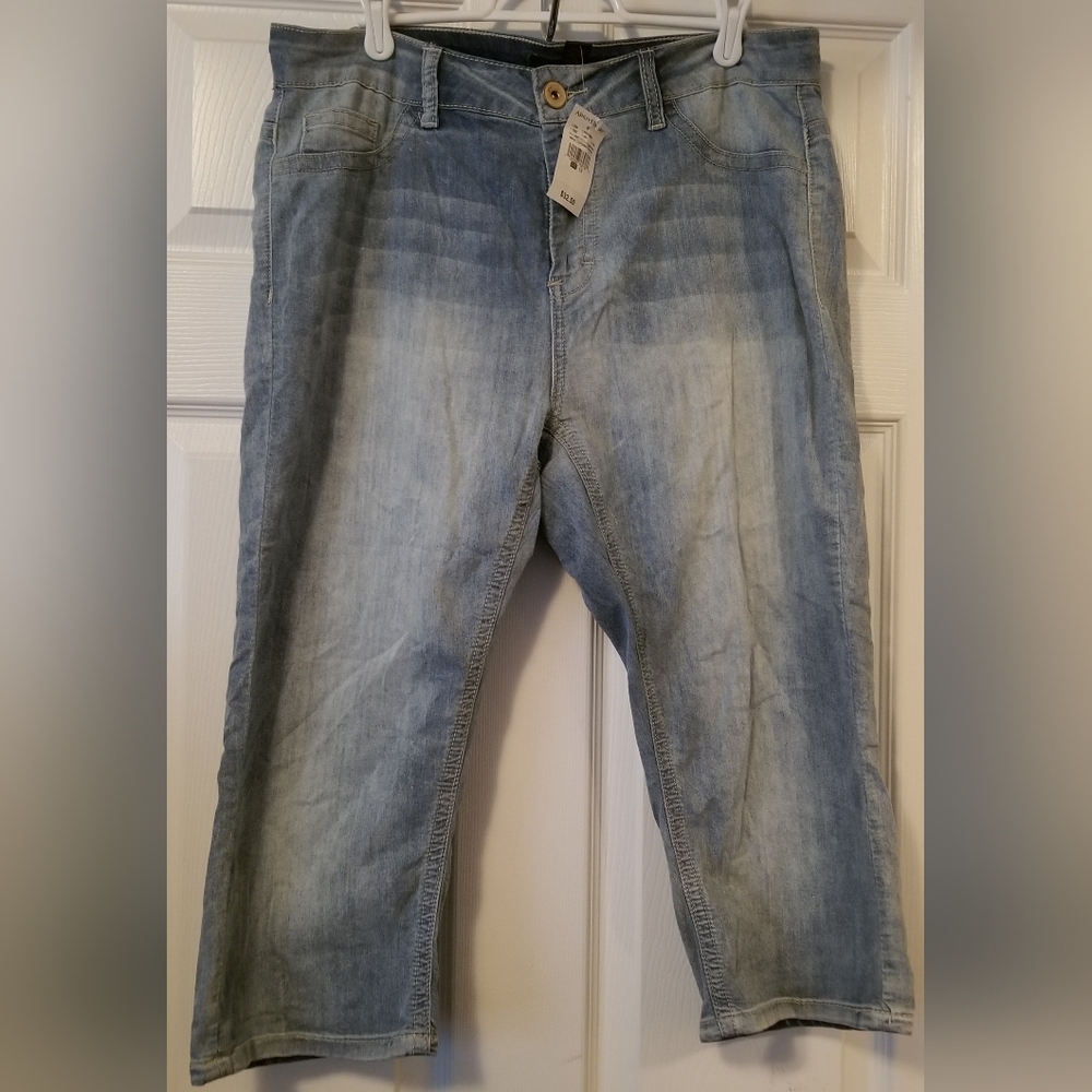 Ashley Stewart Inroll Cuff Capris